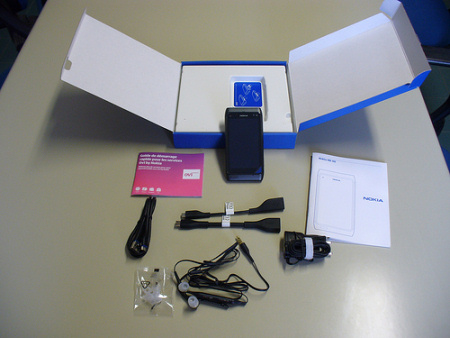 Nokia N8, l'unboxing