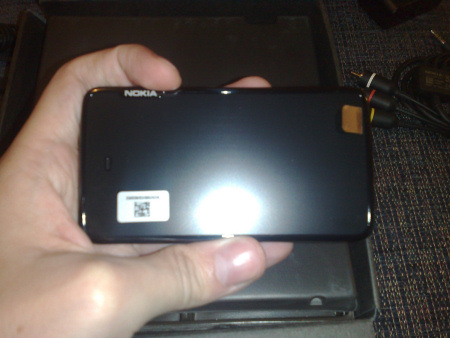 Nokia N900 - fuori dalla scatola (fronte)
