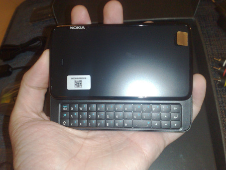 Nokia N900 - fuori dalla scatola (tastiera QWERTY)