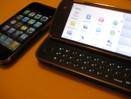 Nokia N97 vs. Apple iPhone