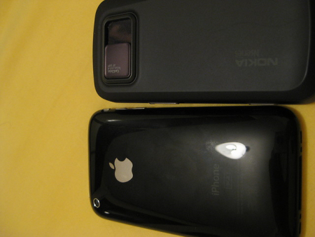 Nokia N97 vs. Apple iPhone